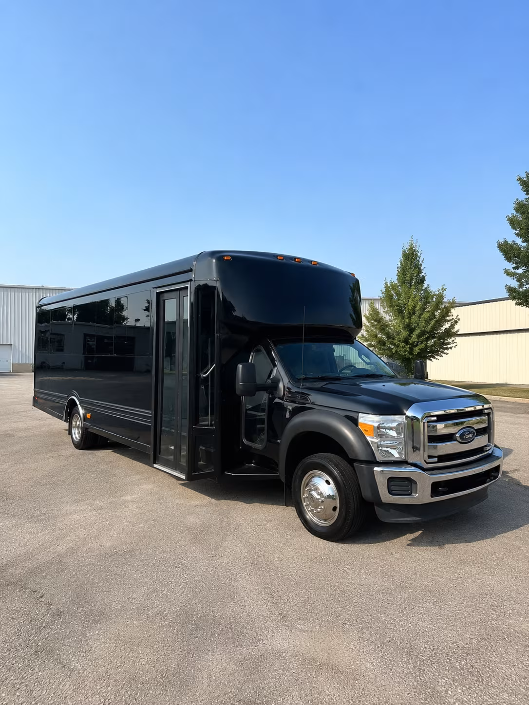 15 Passenger Party Bus Exterior