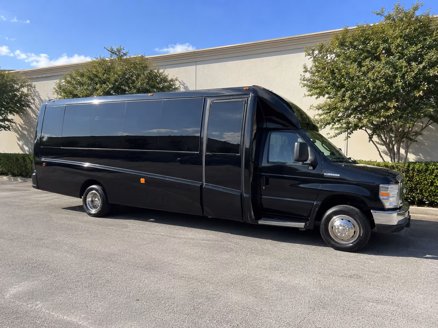 Costa Mesa Homecoming & Prom Party Bus Rentals