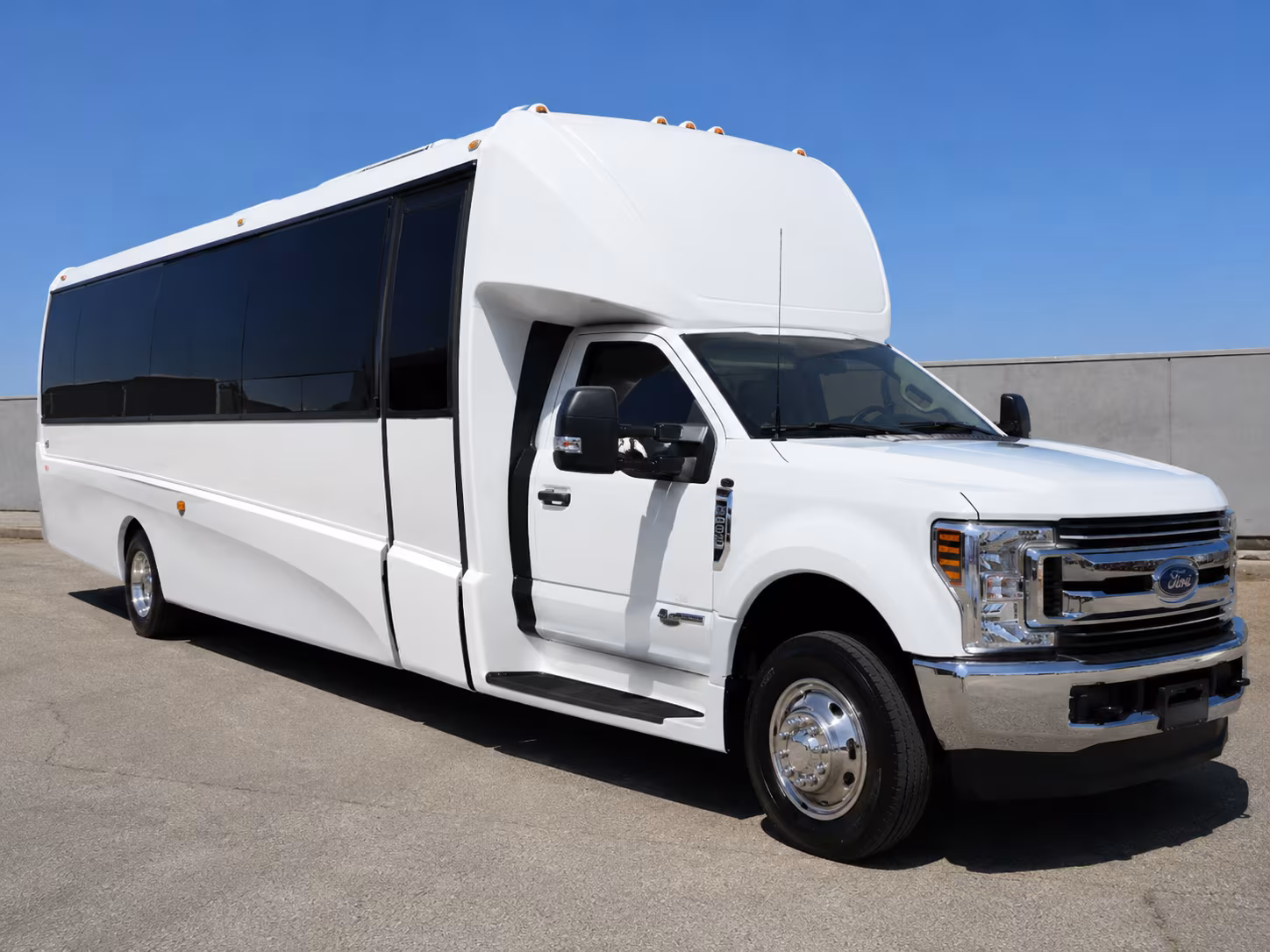 Huntington Beach Airport Shuttle & Transportation party bus exterior