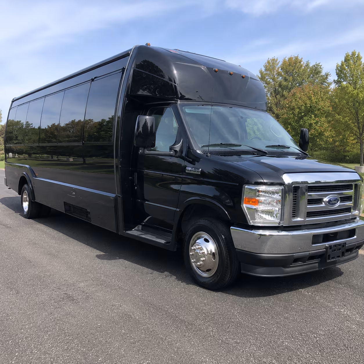 Huntington Beach Birthday, Sweet 16, & Quinceañera Transportation party bus exterior